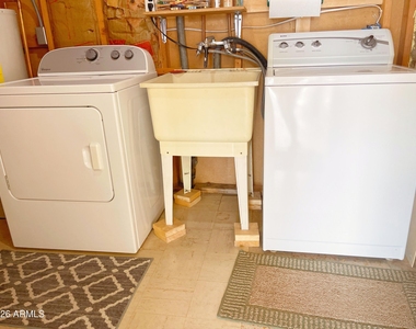 1515 W Huntington Drive - Photo Thumbnail 13