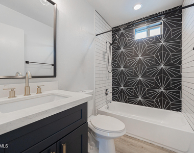 715 N 12th Avenue - Photo Thumbnail 11