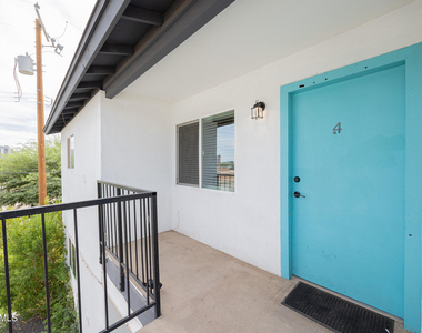 715 N 12th Avenue - Photo Thumbnail 2
