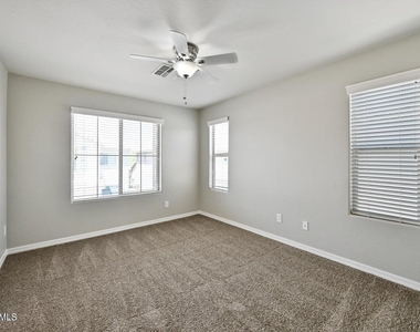 29459 N 22nd Avenue - Photo Thumbnail 20