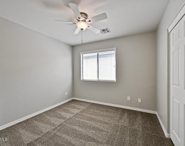 29459 N 22nd Avenue - Photo Thumbnail 17