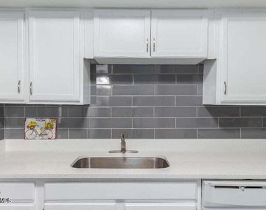 15610 N 29th Street - Photo Thumbnail 3