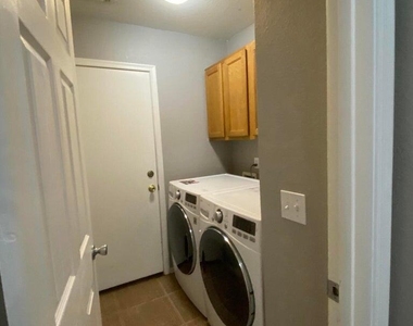 1117 E Arabian Drive - Photo Thumbnail 34