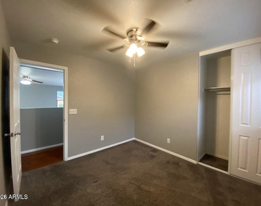 1117 E Arabian Drive - Photo Thumbnail 13