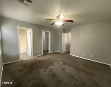 1117 E Arabian Drive - Photo Thumbnail 10