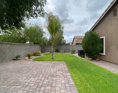 1117 E Arabian Drive - Photo Thumbnail 4