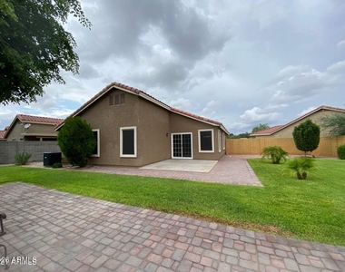 1117 E Arabian Drive - Photo Thumbnail 2