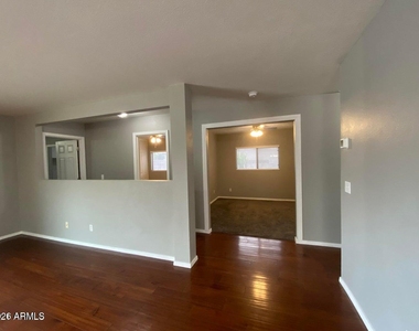 1117 E Arabian Drive - Photo Thumbnail 29