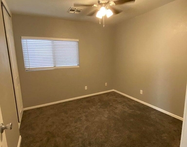 1117 E Arabian Drive - Photo Thumbnail 33