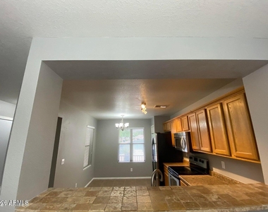 1117 E Arabian Drive - Photo Thumbnail 21