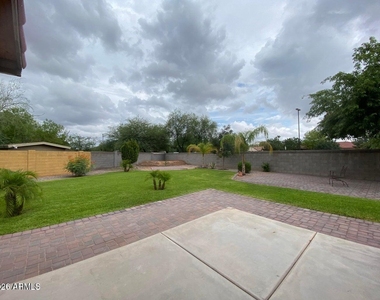 1117 E Arabian Drive - Photo Thumbnail 7