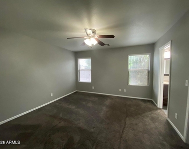 1117 E Arabian Drive - Photo Thumbnail 12