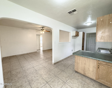 2517 E Culver Street - Photo Thumbnail 10