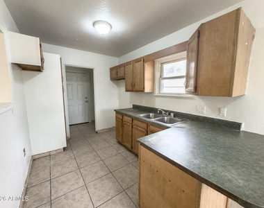 2517 E Culver Street - Photo Thumbnail 12