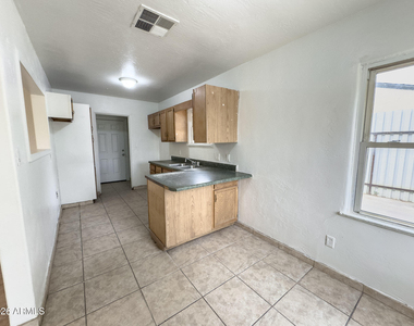 2517 E Culver Street - Photo Thumbnail 11