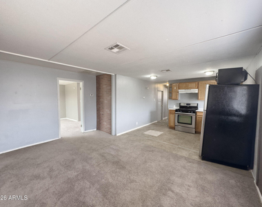 13522 W Maryland Avenue - Photo Thumbnail 10
