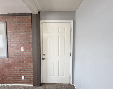 13522 W Maryland Avenue - Photo Thumbnail 8
