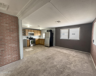 13522 W Maryland Avenue - Photo Thumbnail 9
