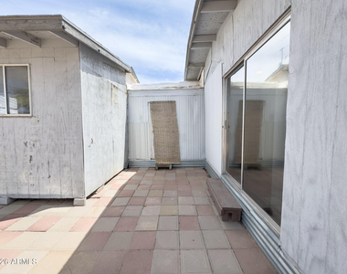 13522 W Maryland Avenue - Photo Thumbnail 28