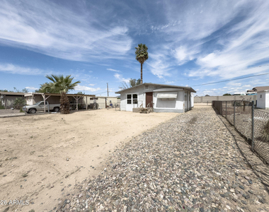 13522 W Maryland Avenue - Photo Thumbnail 5