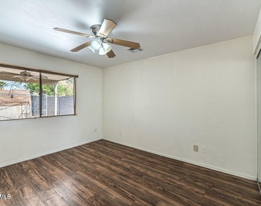 2914 E Charleston Avenue - Photo Thumbnail 19