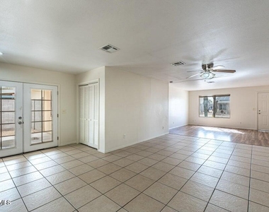 2914 E Charleston Avenue - Photo Thumbnail 13