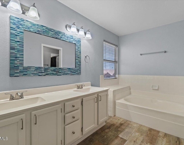3260 S Laguna Drive - Photo Thumbnail 31