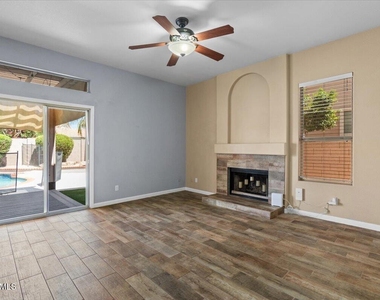3260 S Laguna Drive - Photo Thumbnail 15