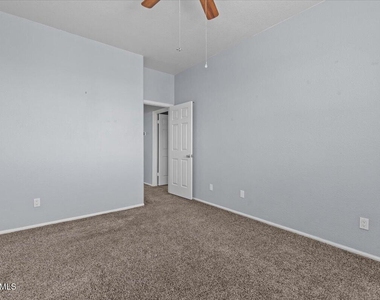 3260 S Laguna Drive - Photo Thumbnail 35