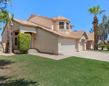 3260 S Laguna Drive - Photo Thumbnail 2