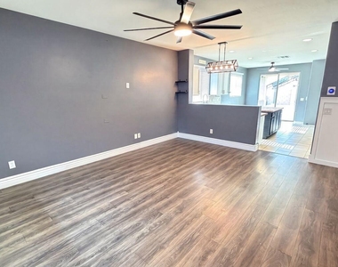 18183 W Carlota Lane - Photo Thumbnail 2