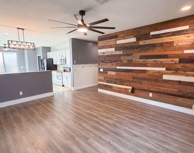 18183 W Carlota Lane - Photo Thumbnail 4