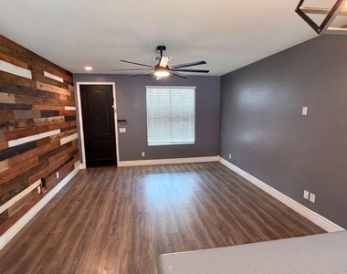 18183 W Carlota Lane - Photo Thumbnail 3