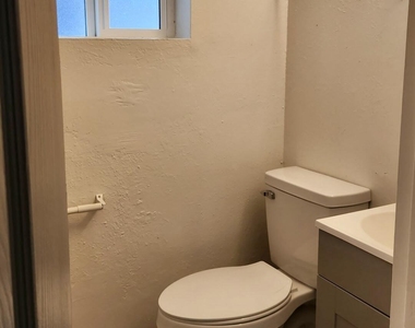 7561 N 27th Avenue - Photo Thumbnail 17
