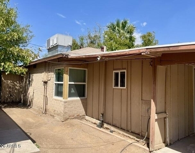 7561 N 27th Avenue - Photo Thumbnail 21