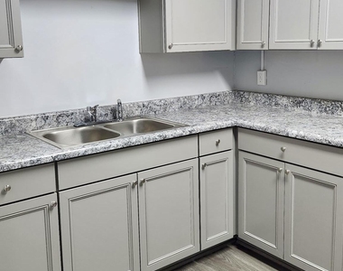 7561 N 27th Avenue - Photo Thumbnail 1
