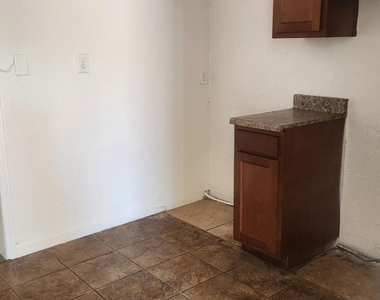 2240 W Morten Avenue - Photo Thumbnail 2