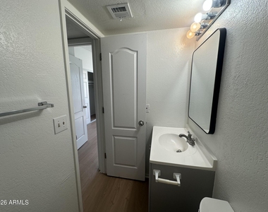 2844 E Monte Cristo Avenue - Photo Thumbnail 7