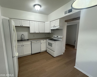 2844 E Monte Cristo Avenue - Photo Thumbnail 1