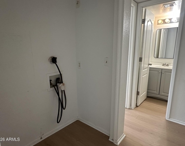 2844 E Monte Cristo Avenue - Photo Thumbnail 12