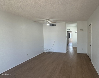 2844 E Monte Cristo Avenue - Photo Thumbnail 4