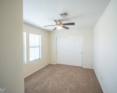 3683 E Constitution Drive - Photo Thumbnail 16