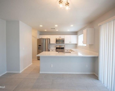 3683 E Constitution Drive - Photo Thumbnail 7