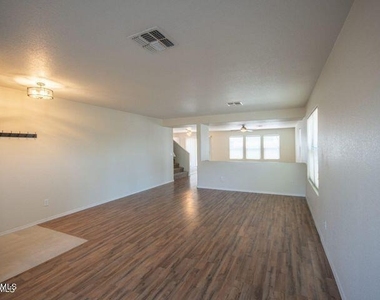 3683 E Constitution Drive - Photo Thumbnail 3