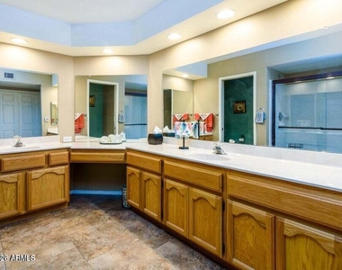 10254 E Spring Creek Road - Photo Thumbnail 7
