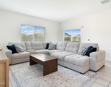 35391 W Santa Monica Avenue - Photo Thumbnail 18