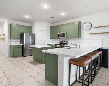 35391 W Santa Monica Avenue - Photo Thumbnail 14