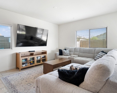 35391 W Santa Monica Avenue - Photo Thumbnail 16