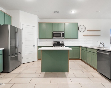 35391 W Santa Monica Avenue - Photo Thumbnail 13