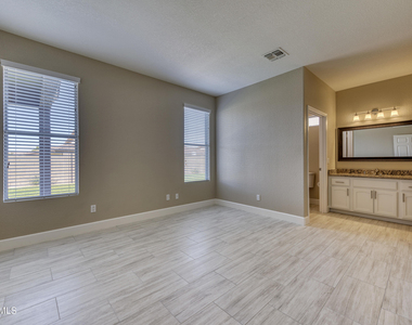 2101 S Yellow Wood -- - Photo Thumbnail 10
